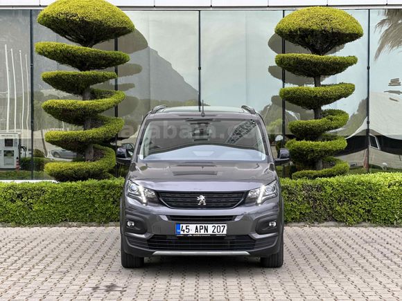 Galeriden Peugeot Rifter 1.5 BlueHDI GT 2024 Model Manisa 20.000 km Gri (titanyum)