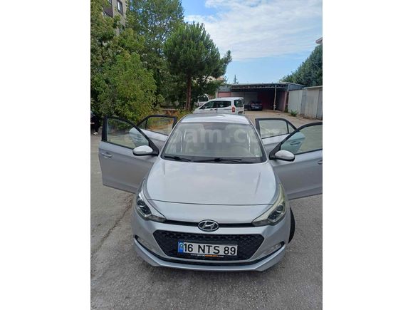Sahibinden Hyundai i20 1.2 MPI Style 2015 Model