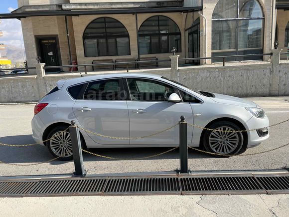 Sahibinden Opel Astra 1.4 T Enjoy Active 2014 Model  140.500 km Gri (Gümüş)