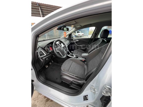 Sahibinden Opel Astra 1.4 T Enjoy Active 2014 Model  140.500 km Gri (Gümüş)