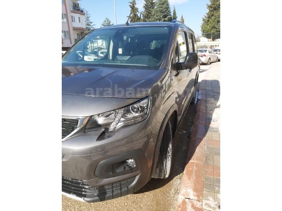 Sahibinden Peugeot Rifter 1.5 BlueHDI Allure 2023 Model