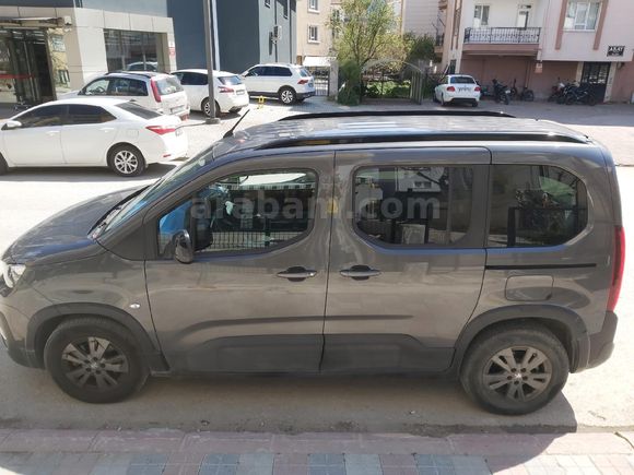 Sahibinden Peugeot Rifter 1.5 BlueHDI Allure 2023 Model