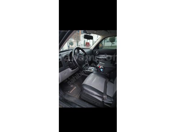 Sahibinden Dodge Nitro 2.8 CRD SXT 2010 Model