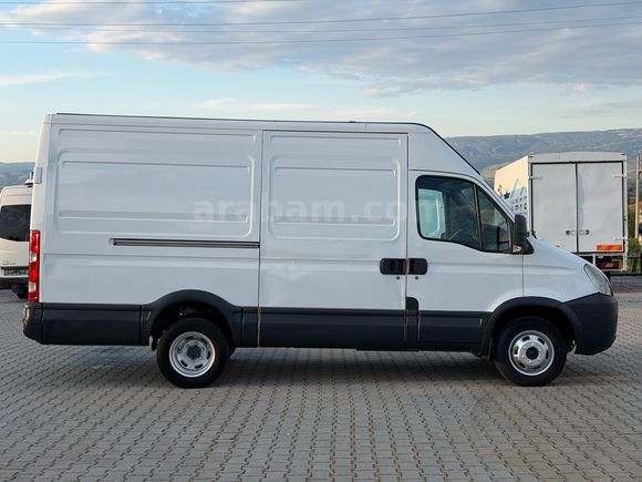 AKTİF den2011 IVECO DAİLY 35C13 12m3 ÇİFT TEKER PANELVAN BOYASIZ