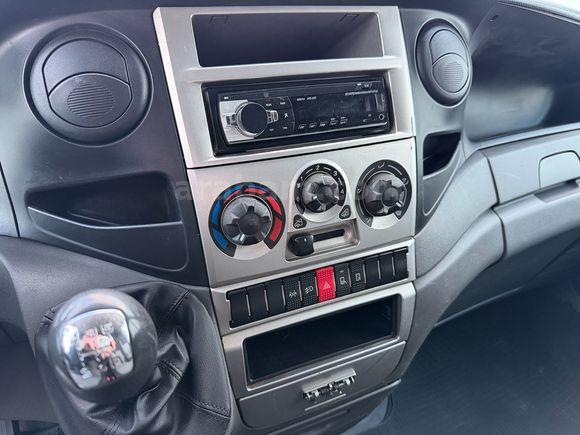 AKTİF den2011 IVECO DAİLY 35C13 12m3 ÇİFT TEKER PANELVAN BOYASIZ