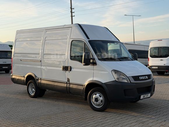 AKTİF den2011 IVECO DAİLY 35C13 12m3 ÇİFT TEKER PANELVAN BOYASIZ