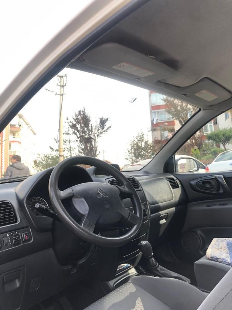 Sahibinden Mitsubishi Space Star 1.6 2005 Model Ankara 401.500 km Beyaz 5