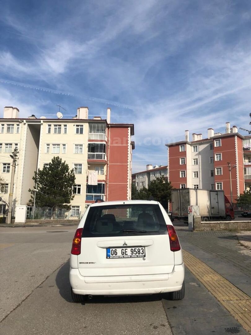 Sahibinden Mitsubishi Space Star 1.6 2005 Model Ankara 401.500 km Beyaz 4