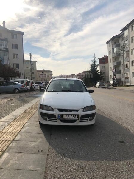 Sahibinden Mitsubishi Space Star 1.6 2005 Model Ankara 401.500 km Beyaz