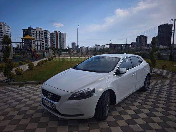 Doktordan Otomatik Volvo V40 D2 Powershift Advance içi bej
