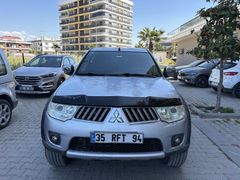 Sahibinden Mitsubishi L 200 4x2 Invite 2011 Model  233000 km Gri (Gümüş)