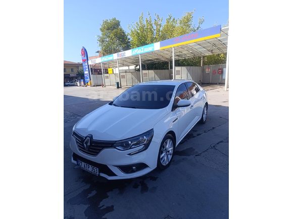 Sahibinden Hatasız boyasız değişe nsiz Renault Megane 1.5 Blue DCI Touch 2020 Model