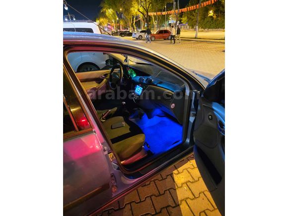 Sahibinden Ford Focus 1.6 Ghia 2000 Model 