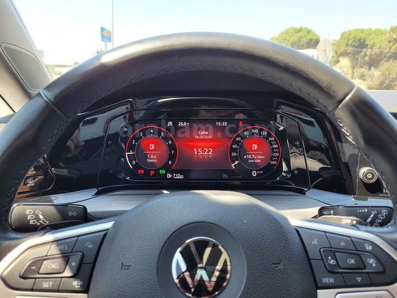 Golf 8@ 1.0 eTSI Style 2022@**KIS PAKET**