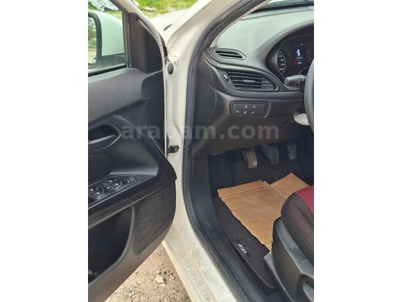 Memurdan temiz 2021 Model Fiat egea 1.4 benzin & LPG