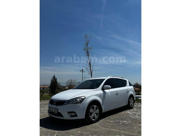 Sahibinden Kia Ceed 1.6 CRDi Cool SW 2011 Model