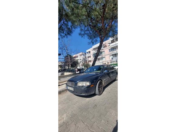 TAKASA UYGUN. MOTOR ÜST KAPAK CONTA YANIK. BAŞKA HARİCİ MASRAF YOKTUR araçta vize vardır 
