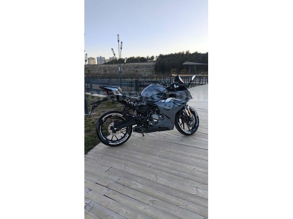 CFMOTO 250 SR