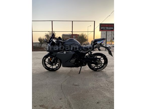 CFMOTO 250 SR
