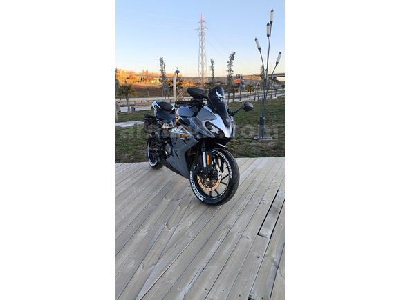 CFMOTO 250 SR
