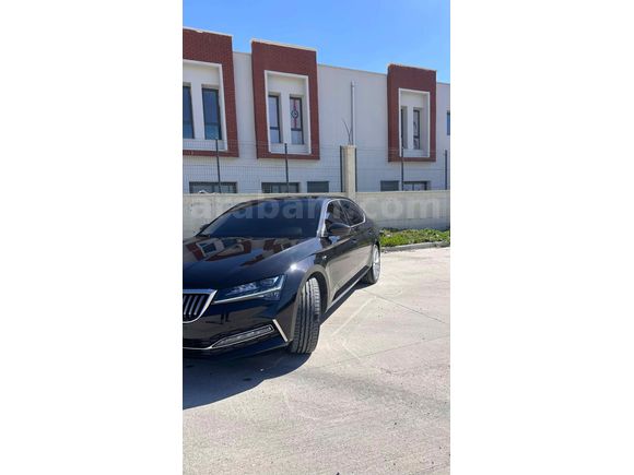 Sahibinden Düşük Km HATASIZ SuperB Laurin&Klement Crystal 2023 Model 