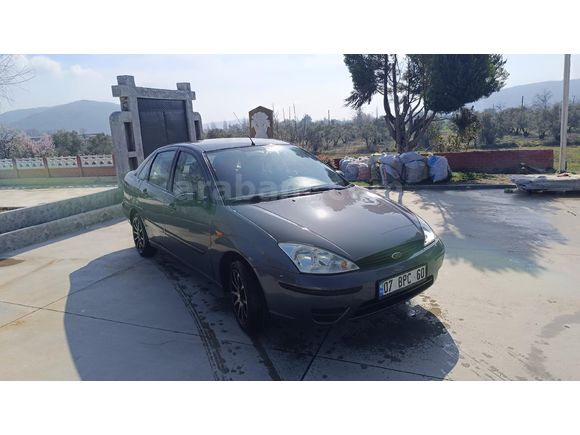 Sahibinden Ford Focus 1.6 Comfort 2004 Model   (titanyum)