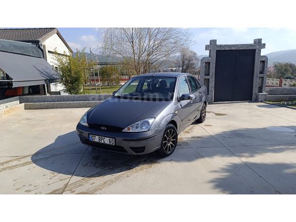 Sahibinden Ford Focus 1.6 Comfort 2004 Model   (titanyum)