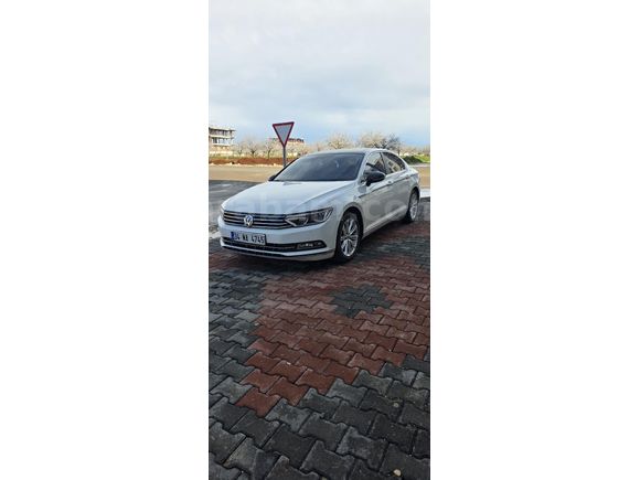 Sahibinden Volkswagen Passat 1.6 TDi BlueMotion Comfortline 2015 Model  200.000 km Beyaz