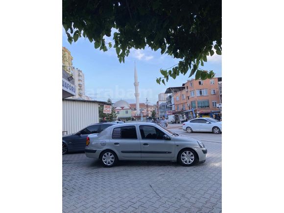 Sahibinden Renault Clio 1.4 Authentique 2004 Model  265.000 km Gri (Gümüş)