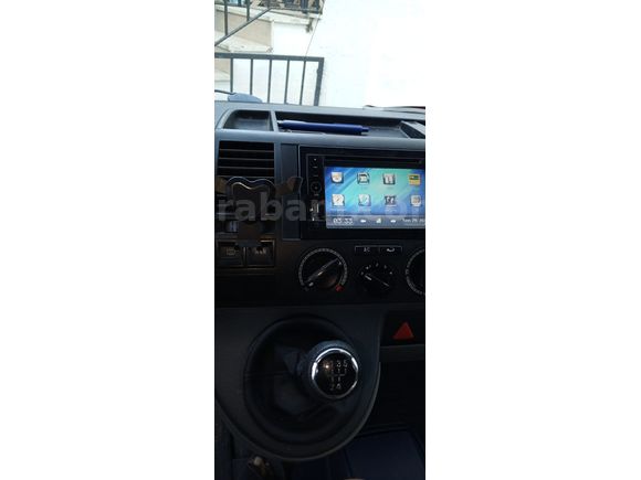 Yüksek tavan T5 Transporter kamp aracı.