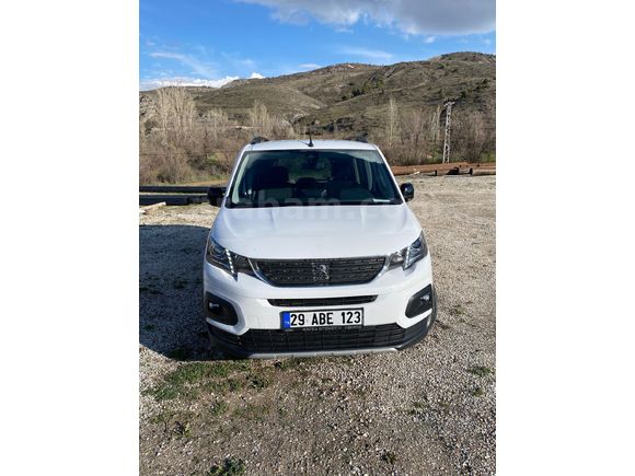 Sahibinden Peugeot Rifter 1.5 BlueHDI Allure 2023 Model