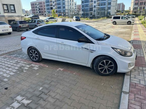 Sahibinden Hyundai Accent Blue 1.6 CRDI Biz 2013 Model Batman