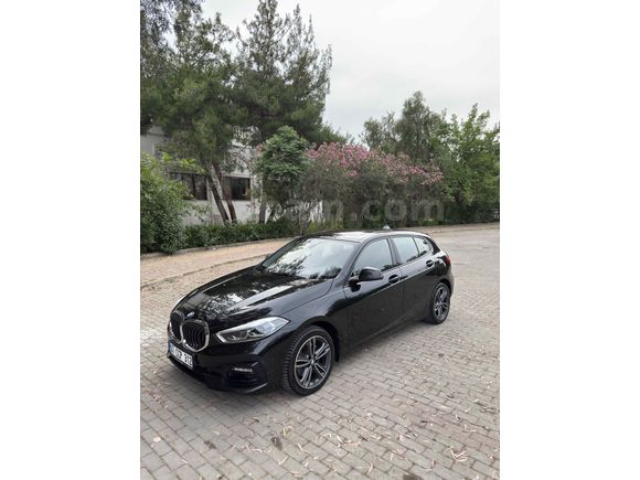 Sahibinden BMW 1 Serisi 118i First Edition Luxury Line 2019 Model Antalya 121.000 km Siyah