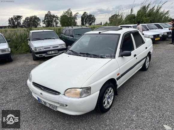 Ford Escort 1.6 CL 1996 model