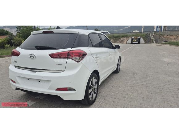 İLK ELDEN KAZASIZ DEGİSENSİZ 1.4 CRDİ STAYLE