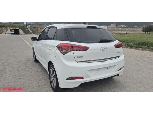 İLK ELDEN KAZASIZ DEGİSENSİZ 1.4 CRDİ STAYLE
