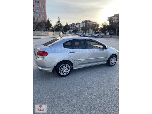 ÇELİK'DEN HONDA CİTY 1.4 OTOMATİK