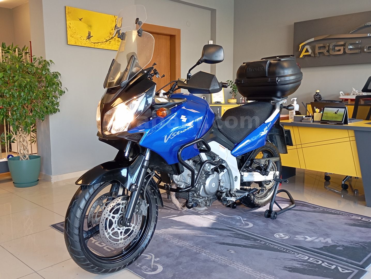 Galeriden Suzuki V-Strom DL650 2004 Model Bursa 74.000 km Mavi