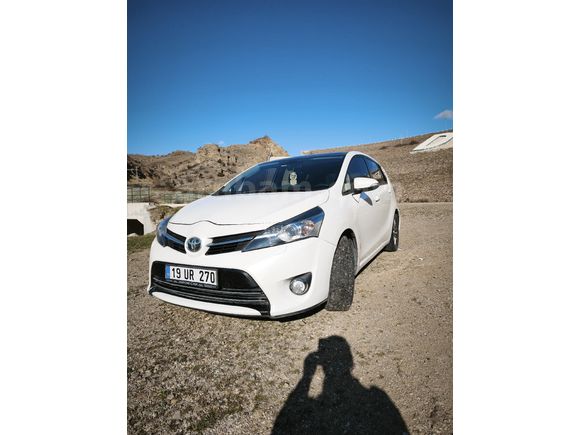 Sahibinden Toyota Verso 1.6 Premium 2013 Model