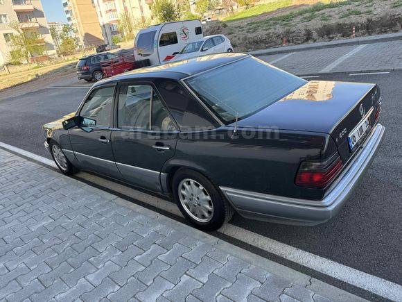 Sahibinden Mercedes - Benz E 200 1995 Model  395.500 km Siyah