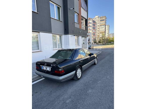Sahibinden Mercedes - Benz E 200 1995 Model  395.500 km Siyah