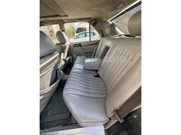 Sahibinden Mercedes - Benz E 200 1995 Model  395.500 km Siyah