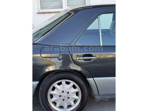 Sahibinden Mercedes - Benz E 200 1995 Model  395.500 km Siyah