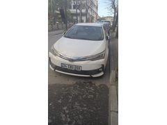 Sahibinden Toyota Corolla 1.4 D-4D Premium 50.Yıl 2017 Model  153.000 km Beyaz otomatik vites