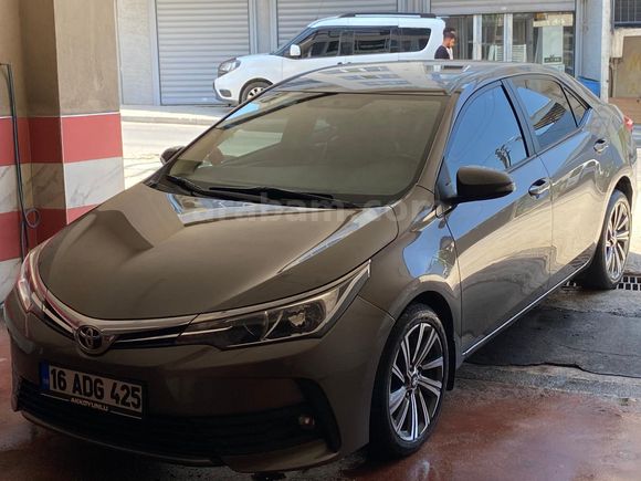 2018 Toyota Corolla. life.