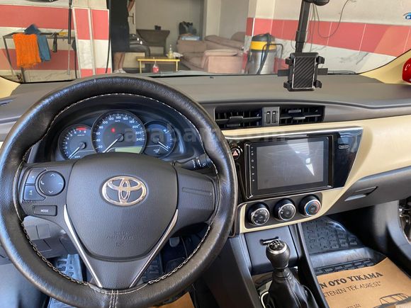 2018 Toyota Corolla. life.