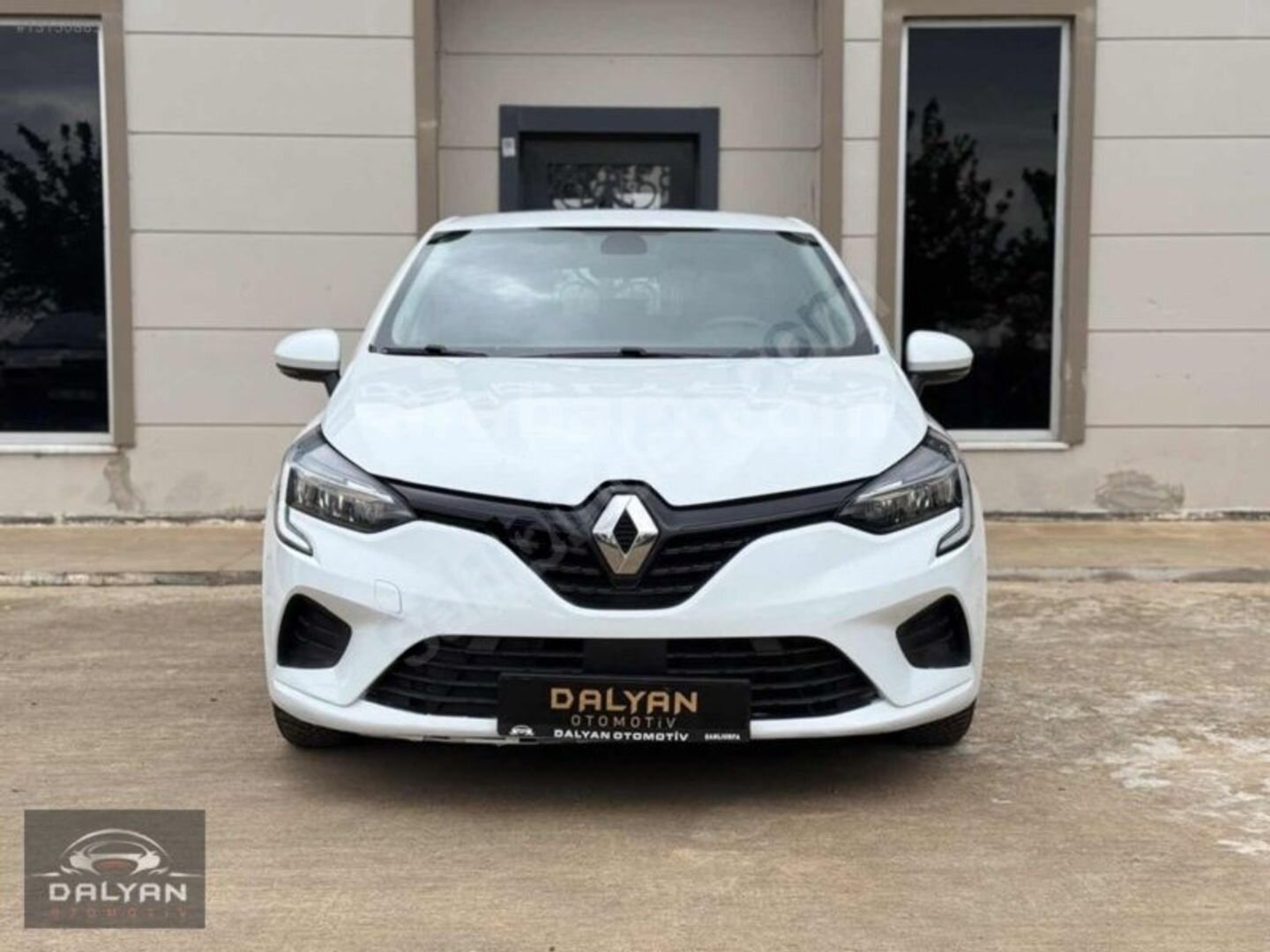 Galeriden Renault Clio 1.0 SCe Joy 2022 Model Şanlıurfa 169.000 km Beyaz 1
