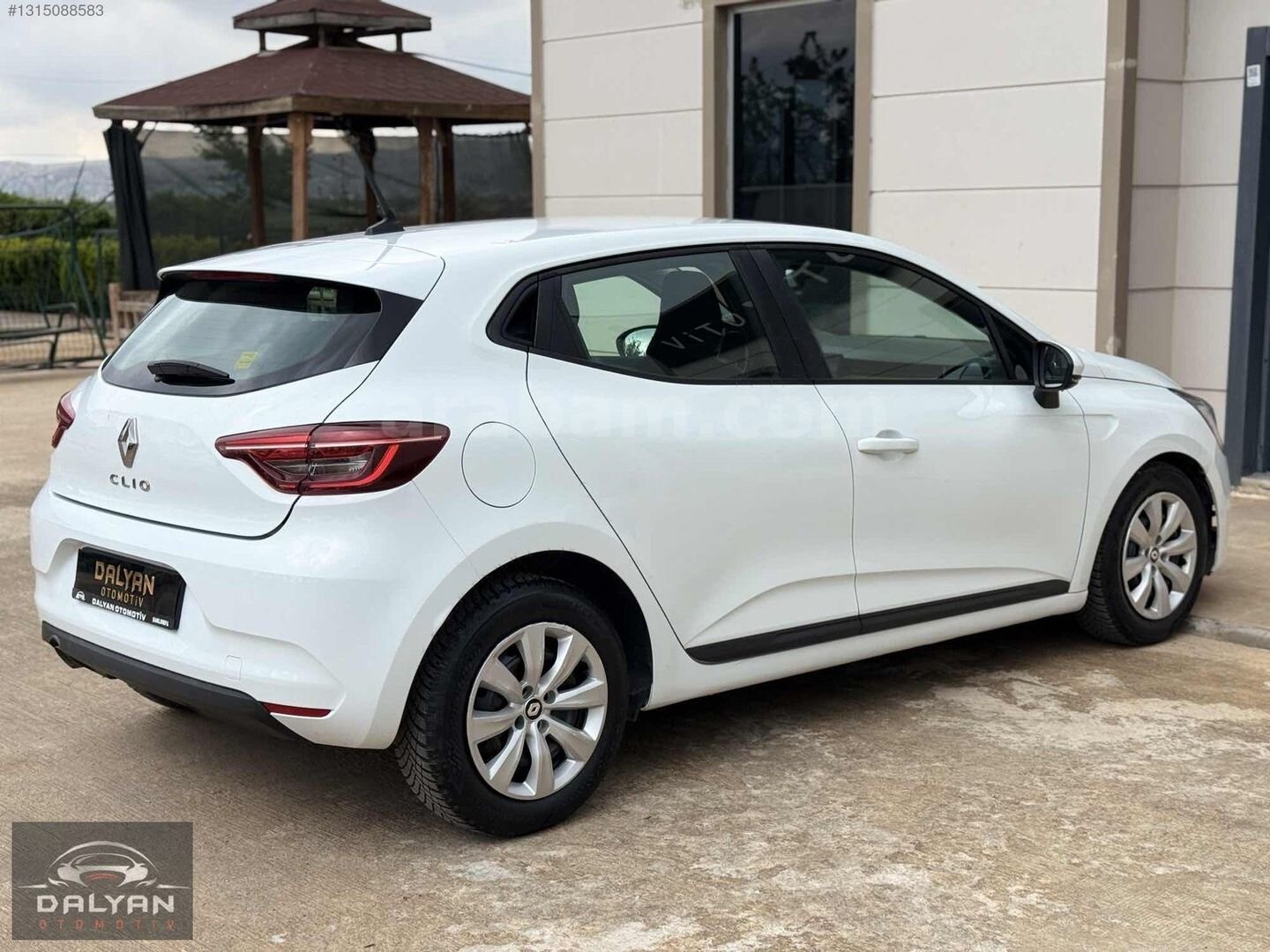 Galeriden Renault Clio 1.0 SCe Joy 2022 Model Şanlıurfa 169.000 km Beyaz 5