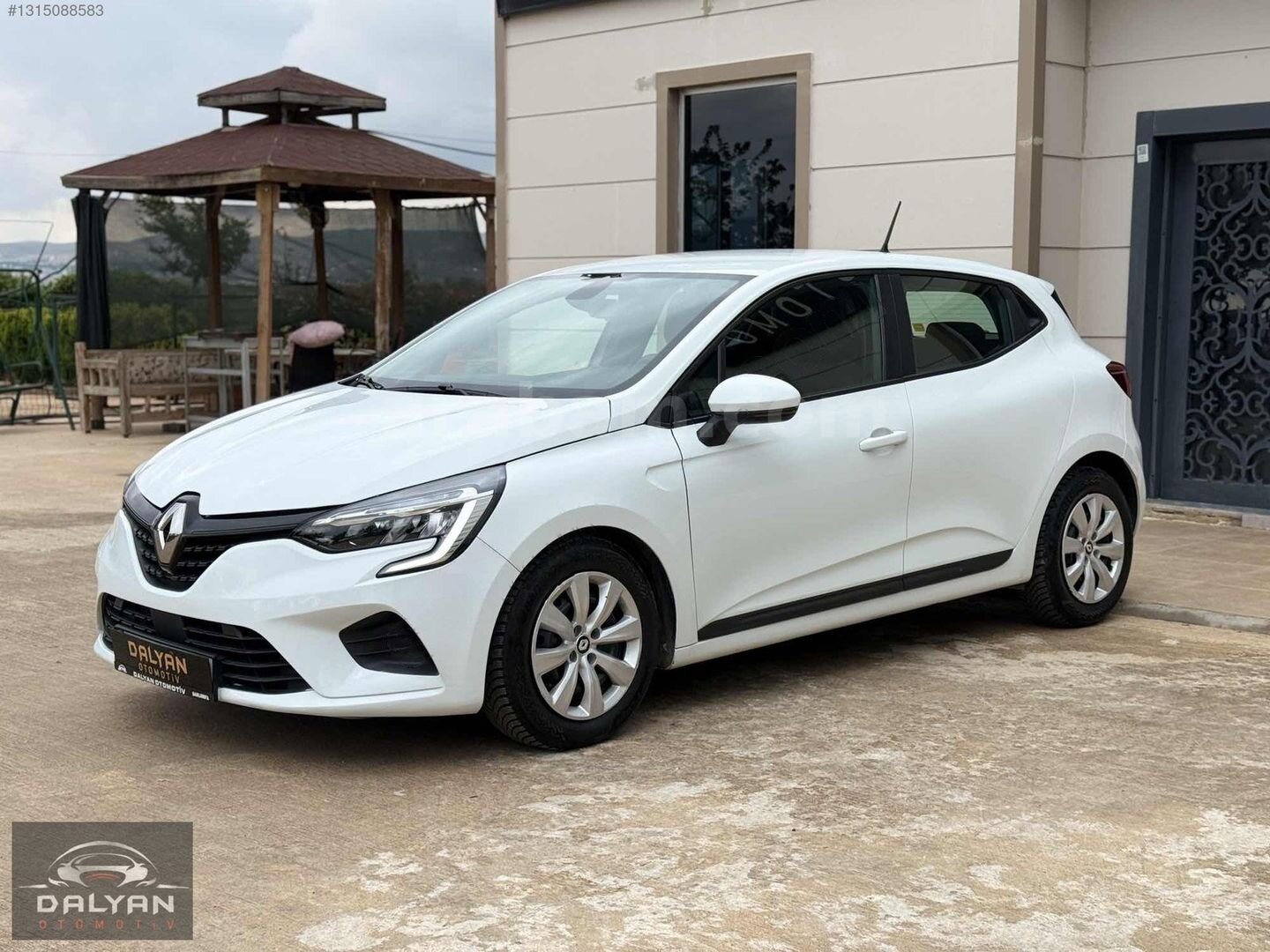 Galeriden Renault Clio 1.0 SCe Joy 2022 Model Şanlıurfa 169.000 km Beyaz 2