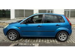 Ford Fiesta-Tertemiz-AİLE ARACI-BAYAN ARACI_GELEN ALIR